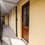 2 Garnish Court