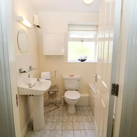 2 Garnish Court Apartman Glengarriff