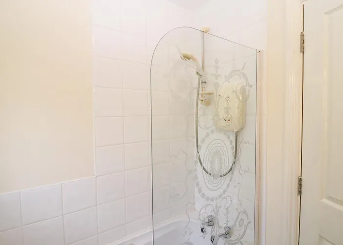 2 Garnish Court Glengarriff