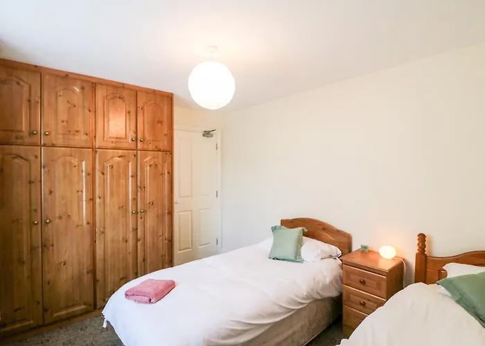 2 Garnish Court Apartman