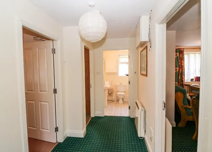 2 Garnish Court Apartman *